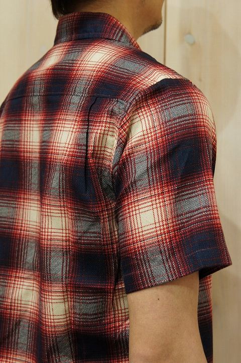 フェード感のあるシャツ！【LOUNGE LIZARD】【ラウンジリザード】No.4250 PANAMA PRINT CHECK SHIRTS [RED/NV]☆そして、美味くて辛い。_b0108653_20134462.jpg