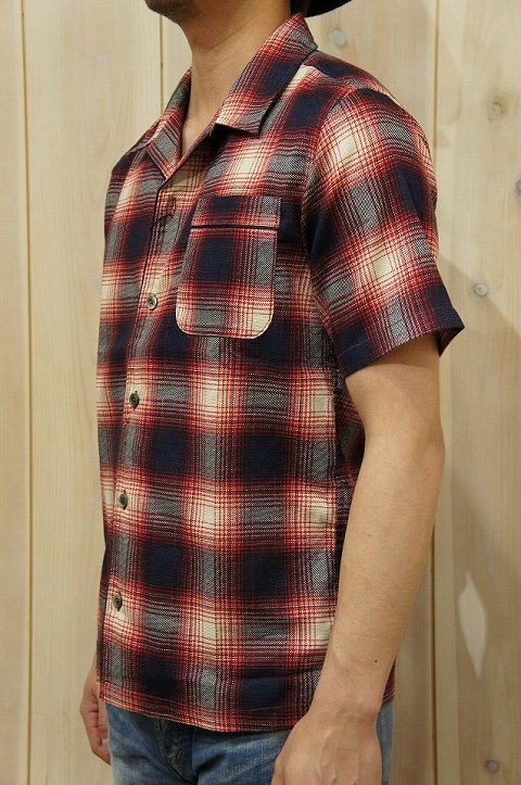 フェード感のあるシャツ！【LOUNGE LIZARD】【ラウンジリザード】No.4250 PANAMA PRINT CHECK SHIRTS [RED/NV]☆そして、美味くて辛い。_b0108653_20134655.jpg