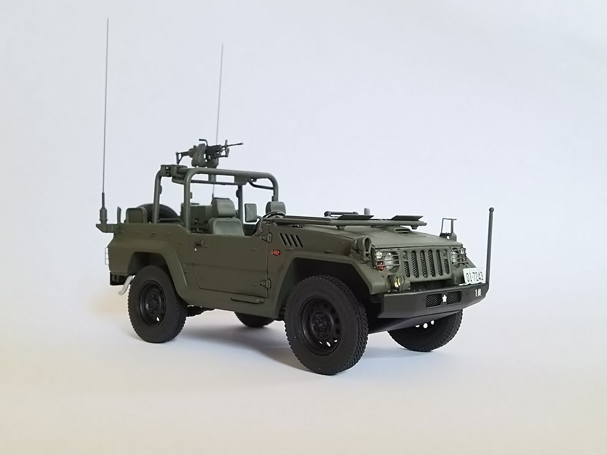 モノクローム・1/35 陸上自衛隊 1/2tトラック 斥候車 : 燃やせ