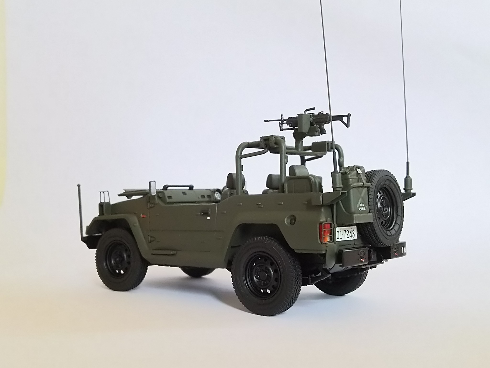 モノクローム・1/35 陸上自衛隊 1/2tトラック 斥候車_b0098271_13213483.jpg