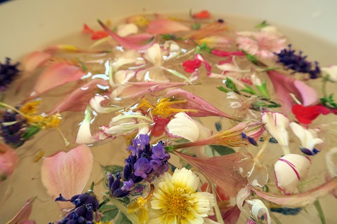 香る花・自然の力を浴びる朝、6月24日は聖ヨハネの水_f0234936_6374829.jpg