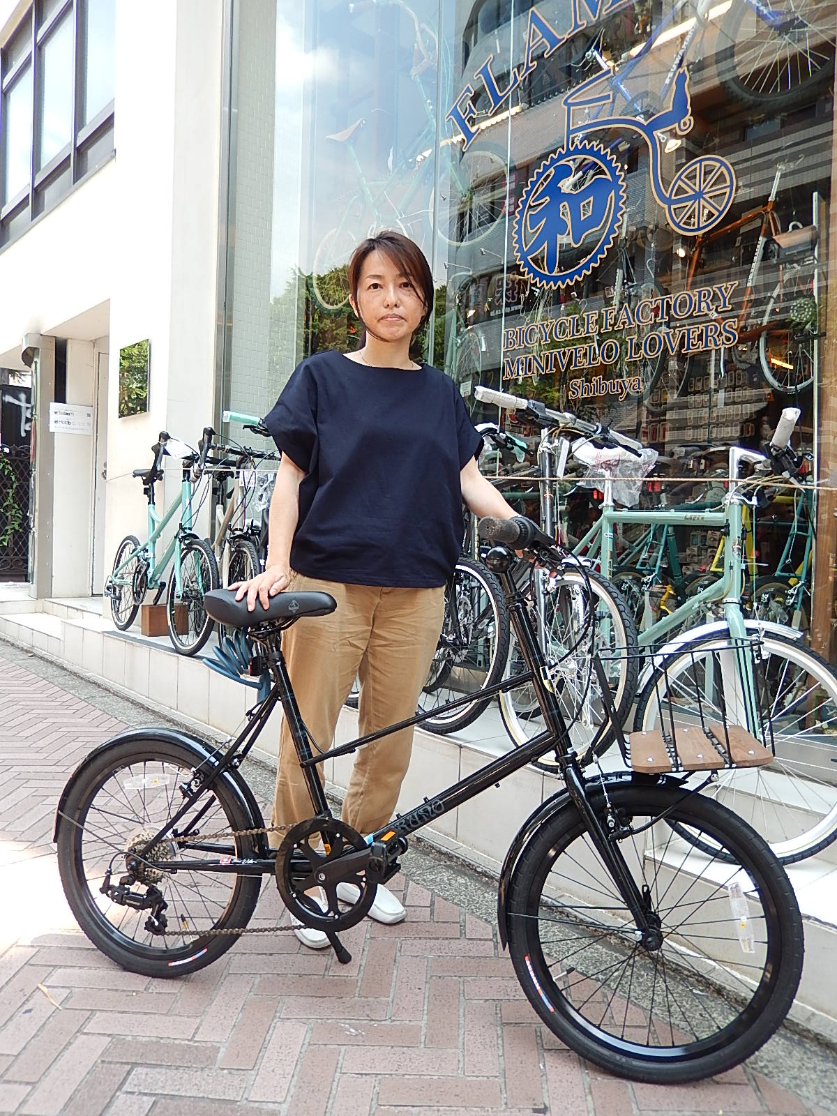6月25日 渋谷 原宿 の自転車屋 FLAME bike前です_e0188759_11405985.jpg