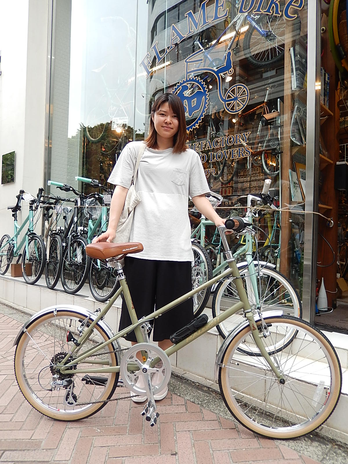 6月25日　渋谷　原宿　の自転車屋　FLAME bike前です_e0188759_11432462.jpg