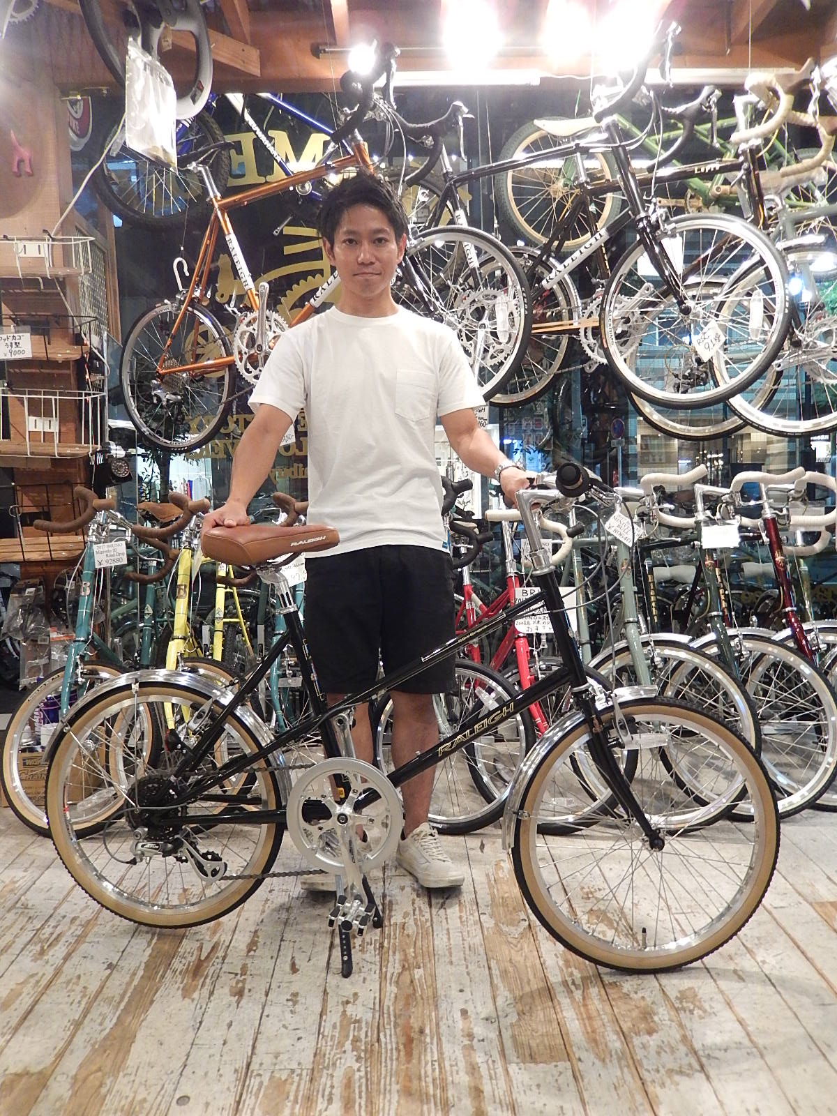 6月25日 渋谷 原宿 の自転車屋 FLAME bike前です_e0188759_1151969.jpg