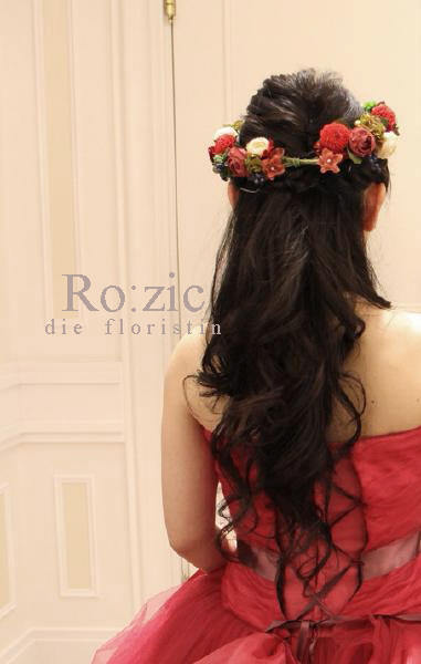 17 6 26 赤いドレスと小さなブーケ 花冠 リストレットと花嫁さま プリザーブドフラワー Ro Zic Die Floristin
