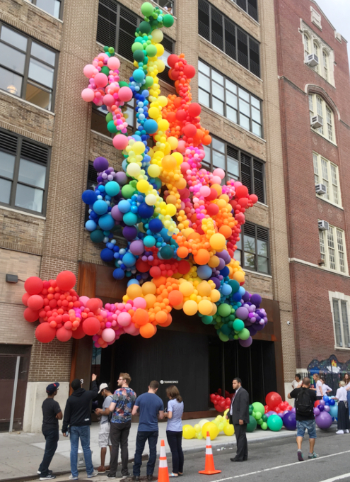 NYに登場した1万個の風船を使ったアート作品 by Geronimo Balloons_b0007805_1058272.jpg