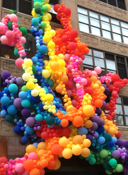 NYに登場した1万個の風船を使ったアート作品 by Geronimo Balloons_b0007805_10595438.jpg