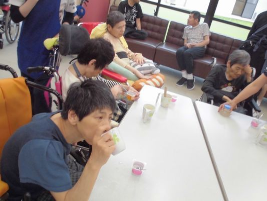 6/25 日曜喫茶_a0154110_09351435.jpg