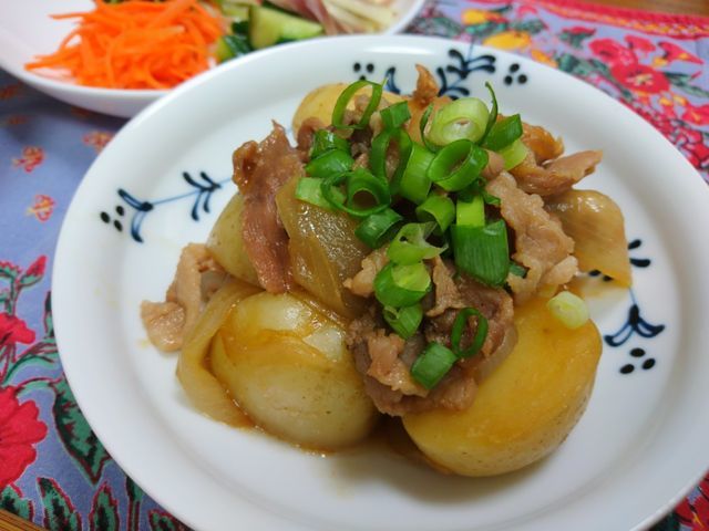小林カツ代さんレシピで肉じゃが 昨日借りてきた本 お弁当と春の空 小林カツ代さんレシピで肉じゃが 昨日借りてきた本 お弁当と春の空