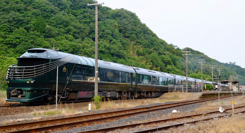 「豪華寝台列車！TWILIGHT EXPRESS 瑞風（みずかぜ） MIZUKAZE」_a0000029_2149953.jpg