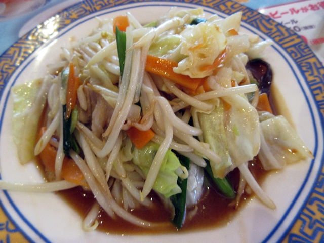 【バーミヤン】野菜炒めと餃子_b0009849_16124527.jpg