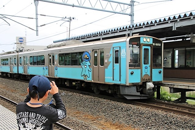 藤田八束の鉄道写真@竜王戦へ向かう藤井四段に期待、佐々木元気五段との大勝負・・・兵庫県知事選挙投票日、選挙へ行こう！！、野内駅と青い森鉄道_d0181492_00140218.jpg