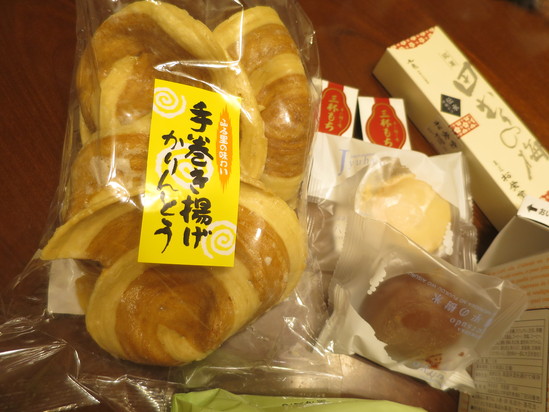 盛岡で買ったもの。東北のお菓子はバラエティ豊か！_c0212604_5583674.jpg