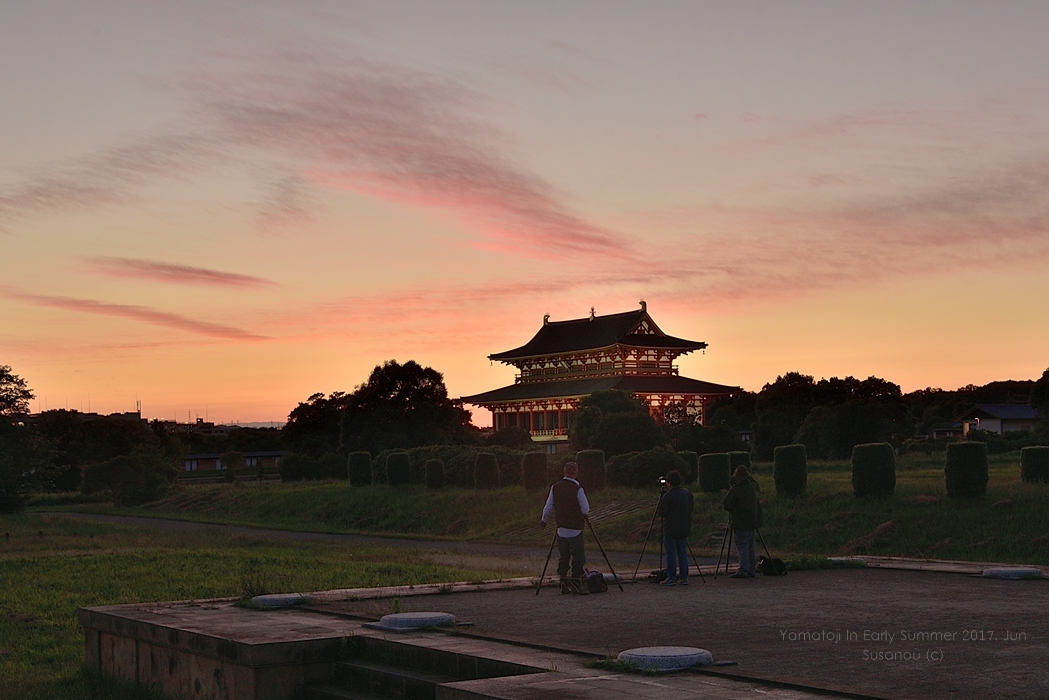 それぞれの夕暮れ　(ｱｺｰｽﾃｨｯｸに包まれて)　@ 平城宮跡_a0212036_08584913.jpg