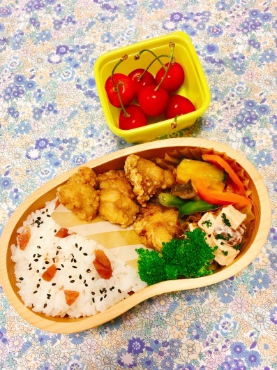 お弁当No.619。唐揚げ弁当。_f0344865_12173943.jpg