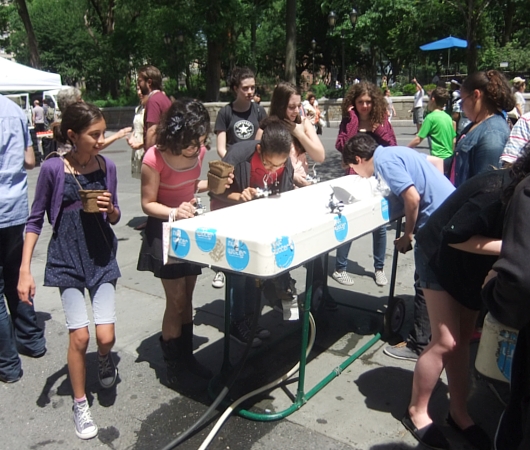 NY市の無料の水飲み場プログラム（Water-On-the-Go）から生じる社会的な意識改革_b0007805_7102331.jpg
