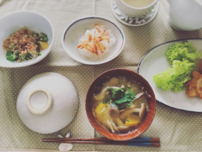 黄ズッキーニと仙台麩、みょうがもりもり夏味のお味噌汁。_b0111970_11074295.jpg