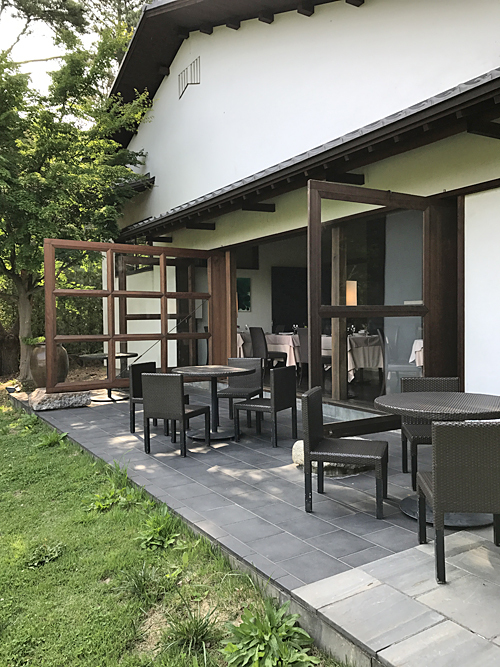 坂倉準三さん設計「飯箸邸」現:ドメイヌ・ドゥ・ミクニ_b0014003_10472973.jpg