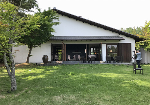 坂倉準三さん設計「飯箸邸」現：ドメイヌ・ドゥ・ミクニ_b0014003_10473049.jpg