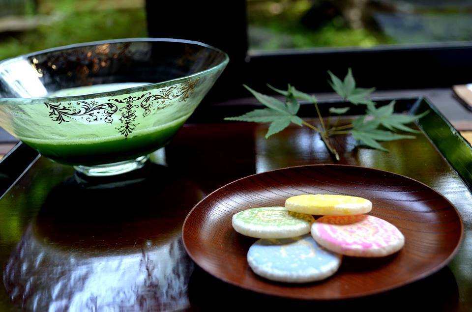 清涼感ある夏茶碗に、京都末富の和菓子と共に_d0230676_15234685.jpg