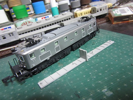ラウンドハウス・EF10 24(関門タイプ) : 赤い電車は臼い線 ラウンドハウス・EF10 24(関門タイプ) : 赤い電車は臼い線