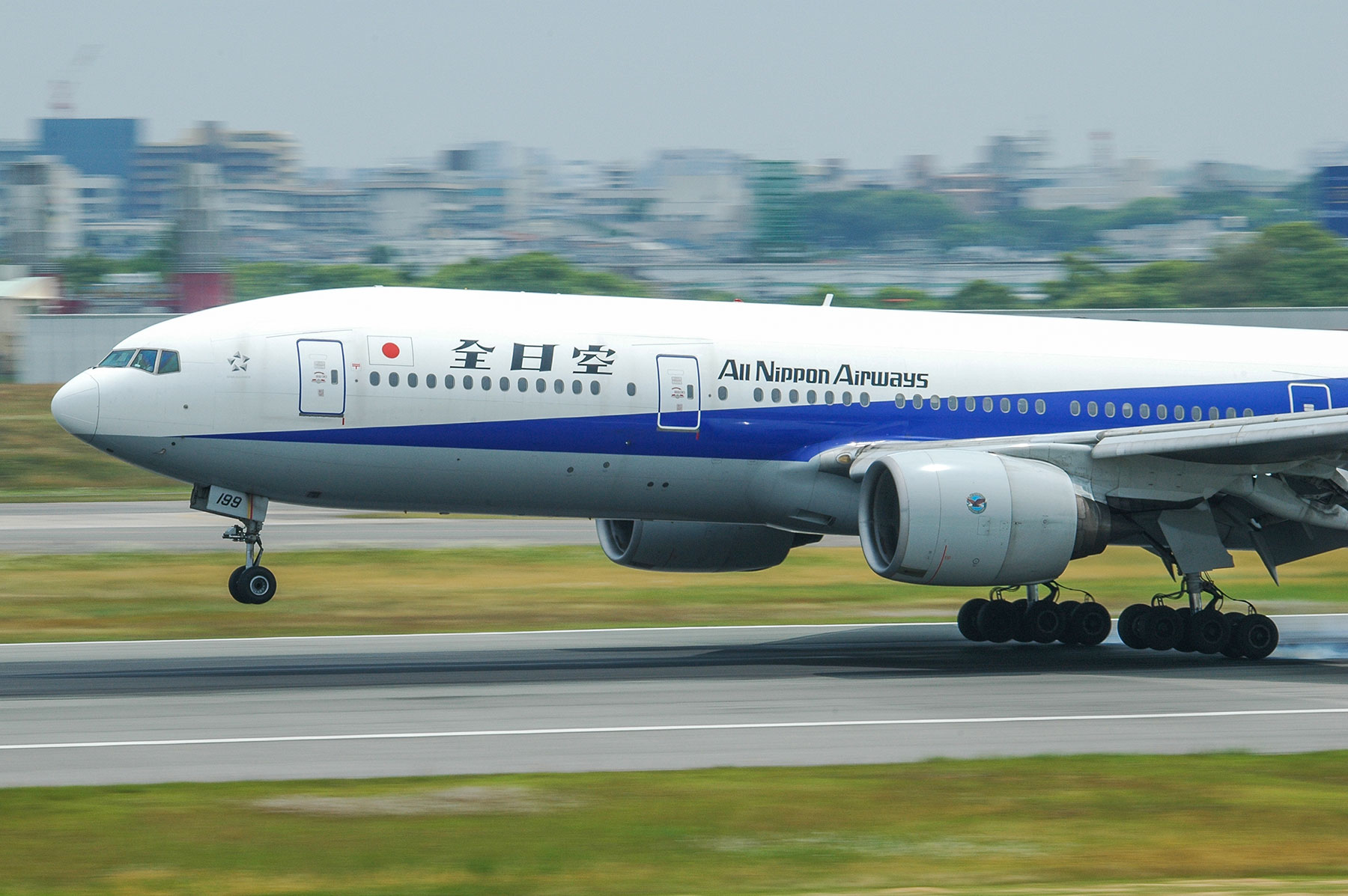 BOEING 777-200 / JA8199 : SKY LOUNGE GARDEN -transporter side- BOEING 777-200 / JA8199 : SKY LOUNGE GARDEN -transporter side-