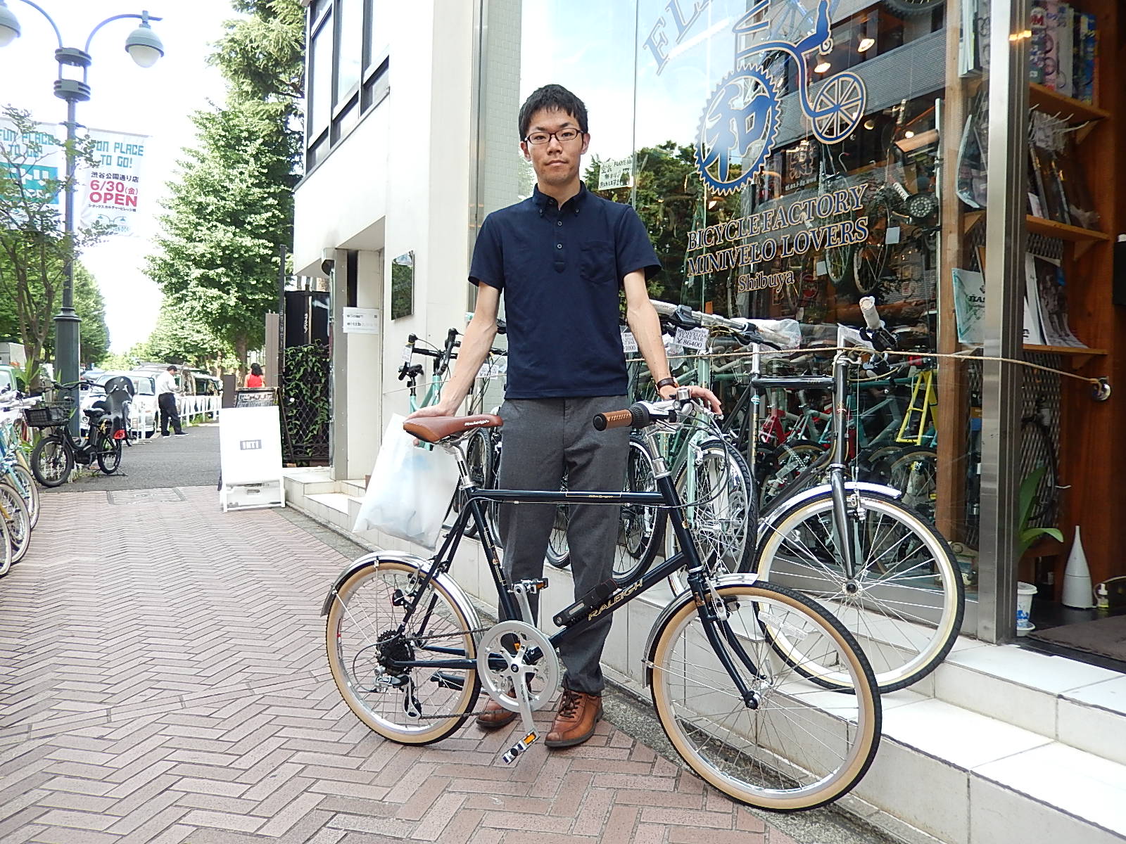 7月2日　渋谷　原宿　の自転車屋　FLAME bike前です_e0188759_19462817.jpg