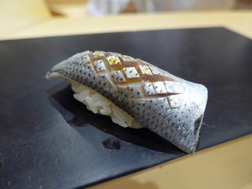 新富町「鮨 はしもと」へ行く。_f0232060_13334051.jpg