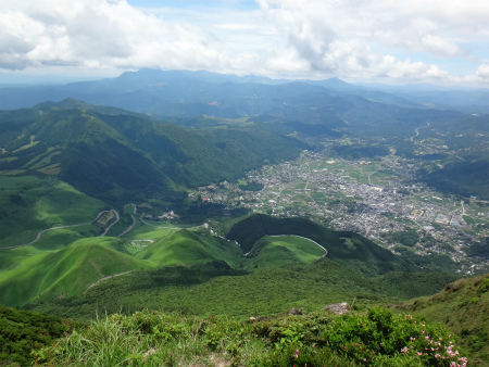 西登山口からの由布岳（由布市）_d0182075_02480647.jpg