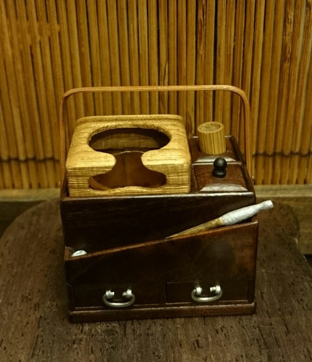 日本正規品 木製 煙草盆 手焙 小引き出し 骨董 お歳暮