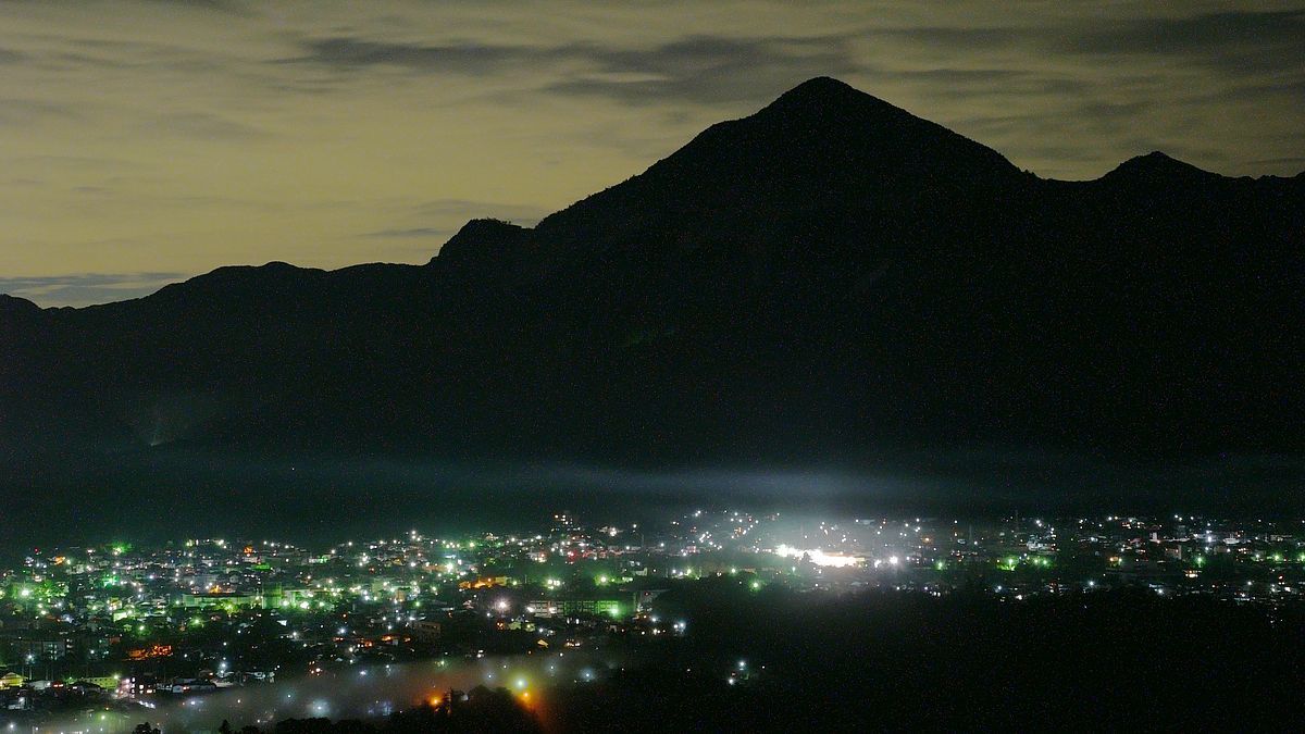 絶景かな！♪　秩父盆地の夜景・・・ミューズパークから_a0031821_13461514.jpg