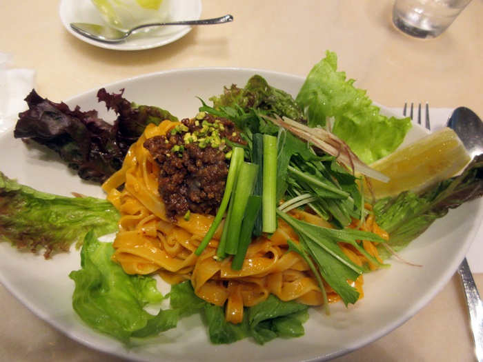 【大人の休日倶楽部パス旅】千疋屋総本店KITTEで担々パスタ【番外編】_b0009849_17282895.jpg