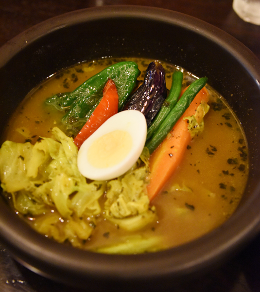 札幌でおすすめのスープカレー店!どでかいチキンがのった「kanakoのスープカレー屋さん」_e0171573_2042313.jpg