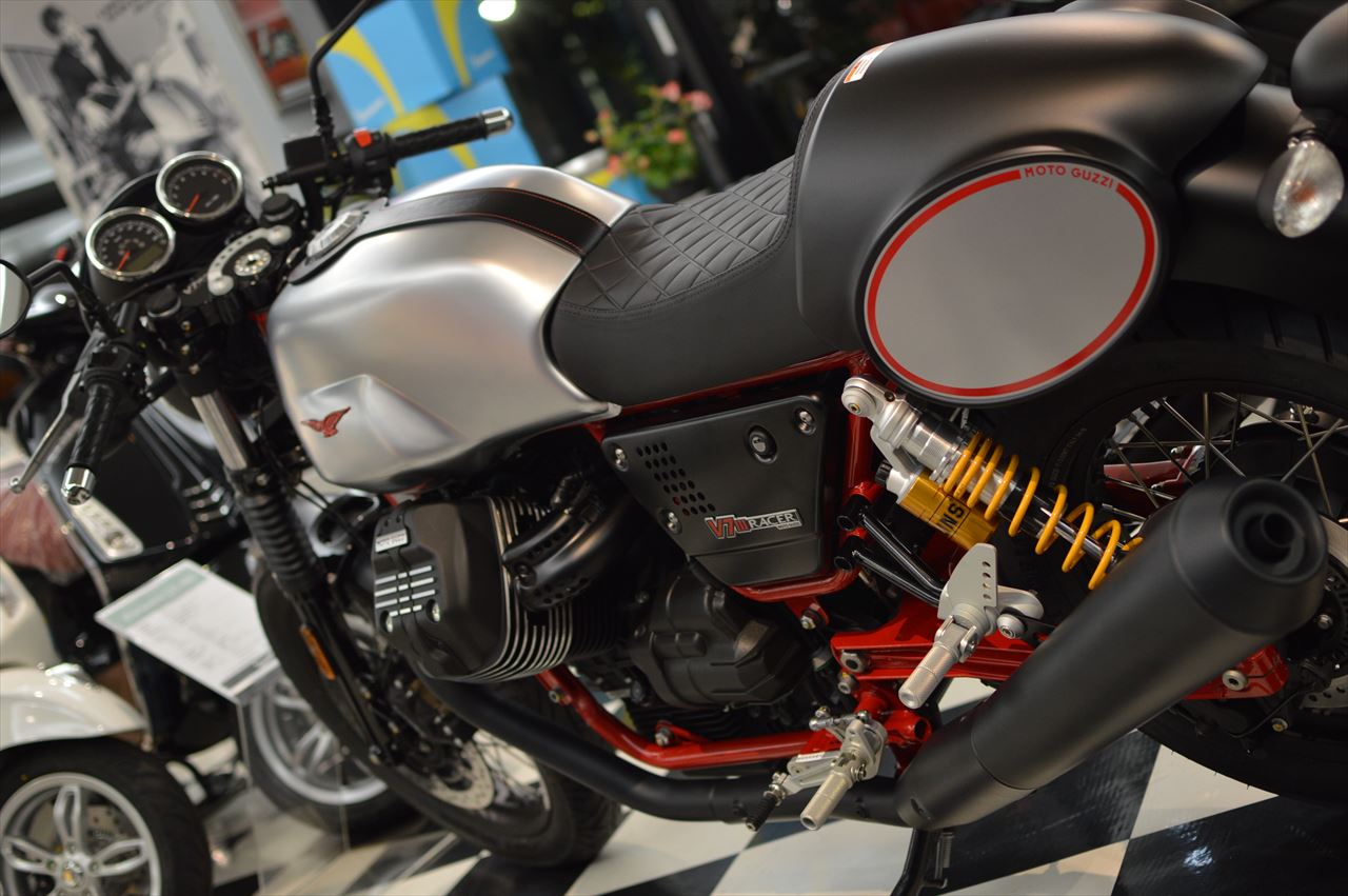 MOTO GUZZI V7Ⅲ RACER 入荷!_d0099181_21433885.jpg