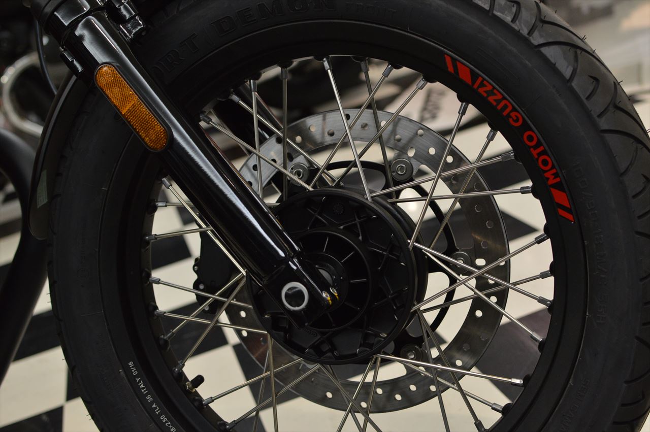 MOTO GUZZI V7Ⅲ RACER 入荷!_d0099181_22132228.jpg