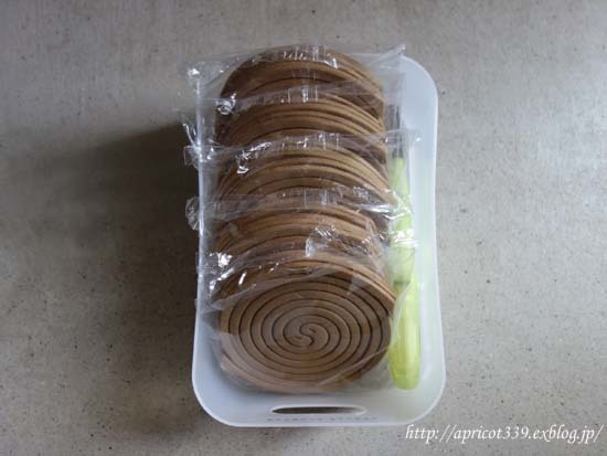 蚊取り線香と虫除けスプレーの収納_c0293787_14063161.jpg