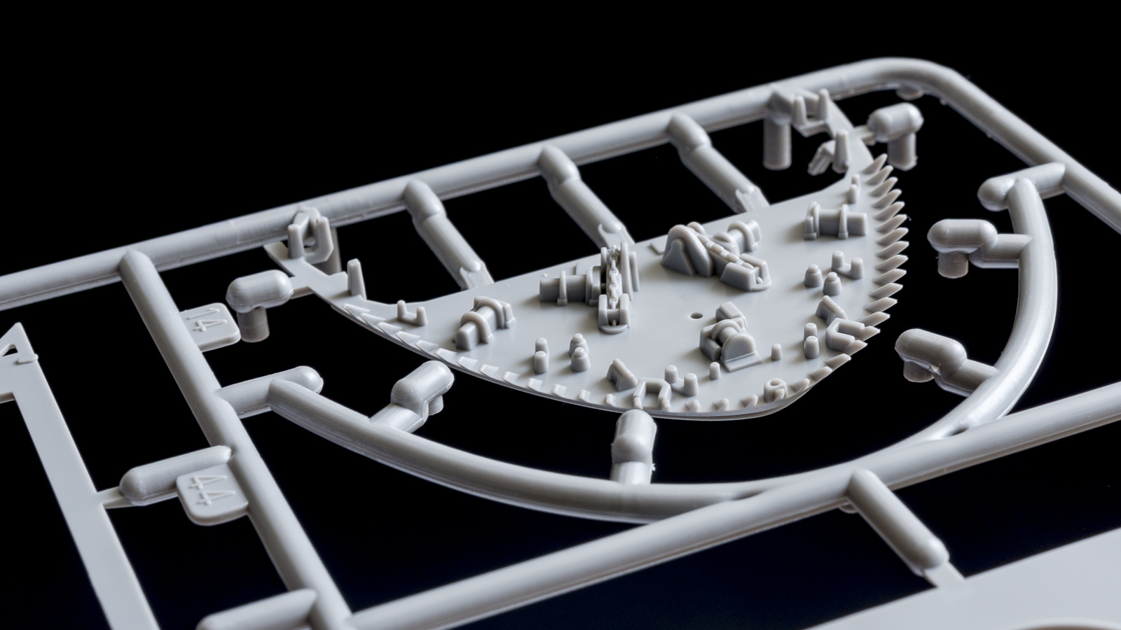 物流の王様、コンテナ船のプラモデルは三途の川を渡る夢を見るか。_b0029315_22564665.jpg