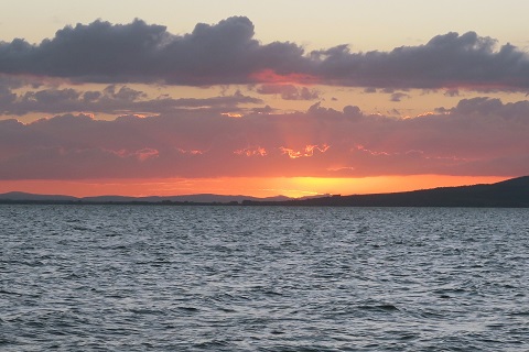 友と夕景・ジェラート楽しむトラジメーノ湖_f0234936_5161627.jpg
