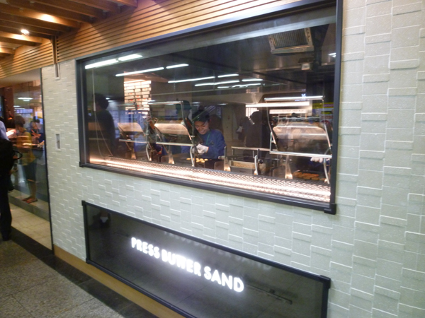バターサンド専門店 PRESS BUTTER SAND（プレスバターサンド）東京駅店_c0152767_20313998.jpg