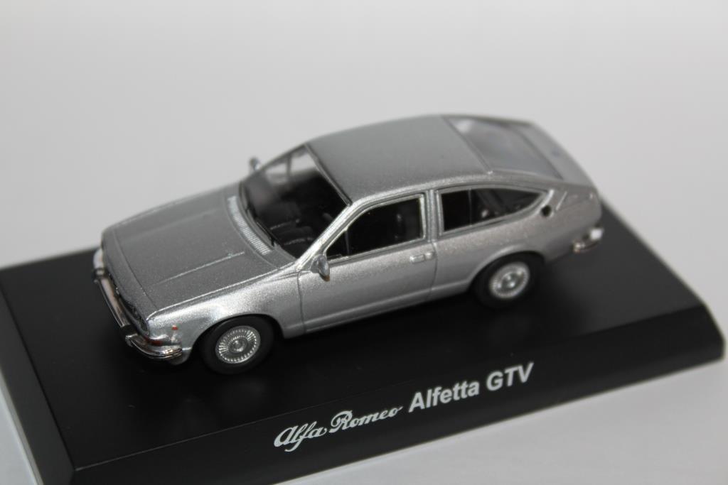 1/64 Kyosho Alfa Romeo Alfetta GTV_b0285587_05292105.jpg
