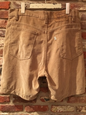 1970-80s \" Levi\'s \" white-tab VINTAGE - CUSTOM - CORDUROY SHORTS . ※ 新入荷 致しました ！_d0172088_23082754.jpg