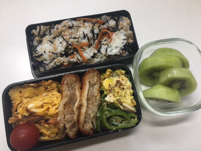 ミンチカツ弁当_b0075817_1315513.jpg