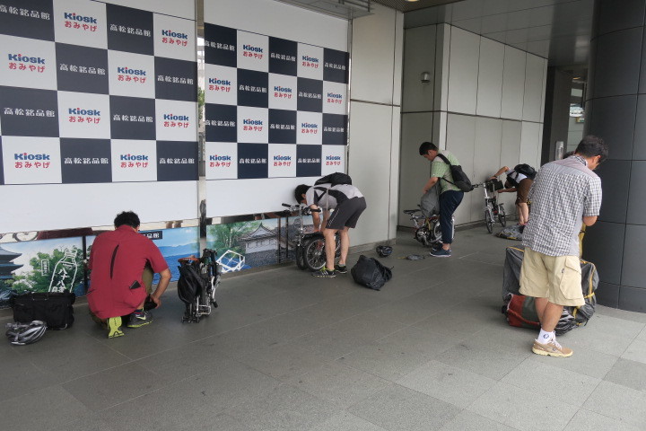 ラマルドボアで高松輪行サイクリング_c0132901_18172024.jpg