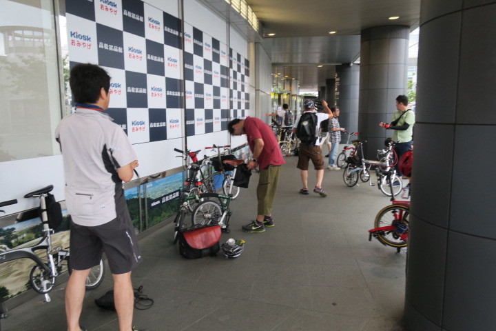 ラマルドボアで高松輪行サイクリング_c0132901_18322145.jpg