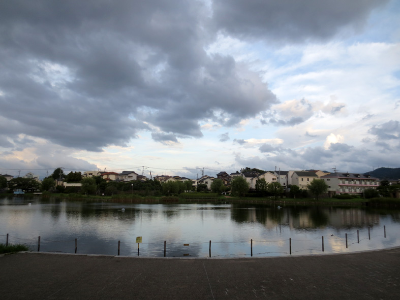 ■『中国の古橋』写真展（長崎市）始まる、そして週替わりの夕暮れ［7/4・９］_d0190217_2256192.jpg