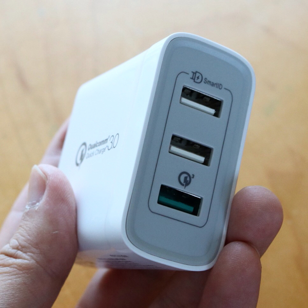 【AD】iClever 3ポートUSB急速充電器_c0060143_15571194.jpg