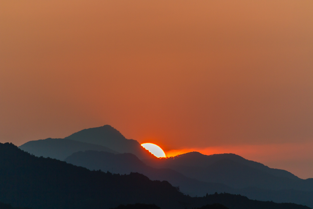 今日の夕焼け、武甲山に落ちる夕陽_b0010915_19214978.jpg