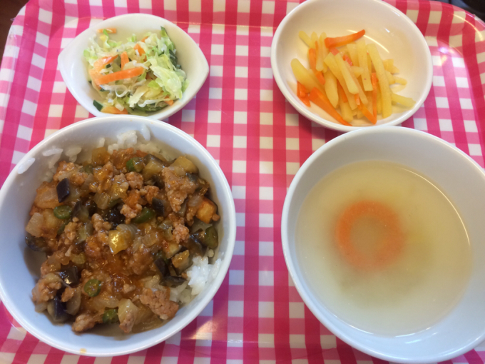 7月10日の給食。お誕生日献立でした(^^)_c0293682_20033456.jpg