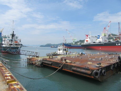 波止浜港の風景と今治造船の工場全景…2017/7/10_f0231709_14045083.jpg