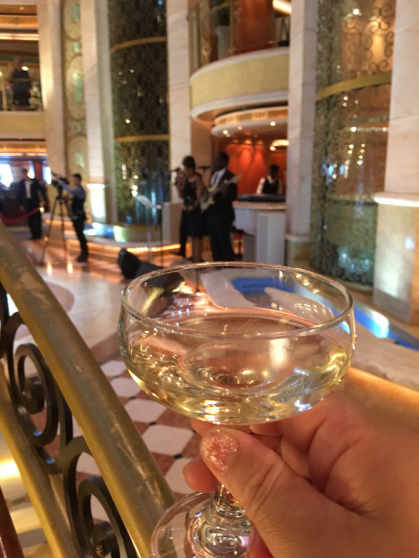 アラスカ ジュノー メンデンホール氷河とナゲット滝_f0054556_06491866.jpg